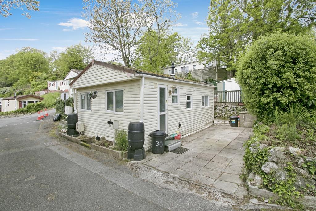 Coombe Park, Camborne, Cornwall, TR14 1 bed park home for sale £120,000