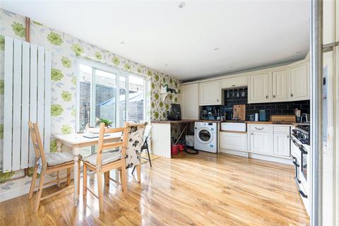 3 bedroom terraced house to rent, Lairs Close, Islington, London