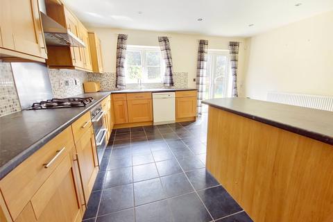 4 bedroom detached house to rent, Elms Close, Hornchurch, RM11