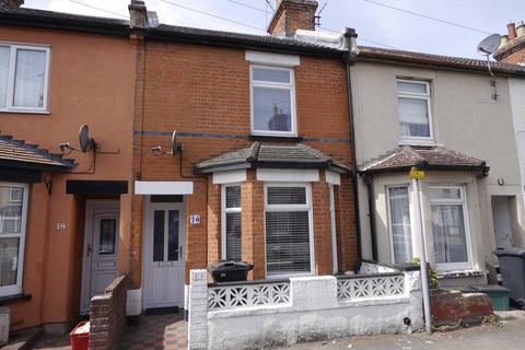 2 bedroom house to rent, Waddesdon Road, Dovercourt