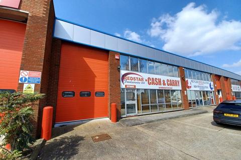 Warehouse to rent - Unit C2 Portfield Industrial Estate, Nevil Shute Road, Portsmouth, PO3 5RX