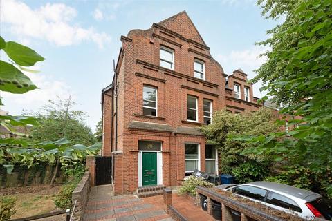 1 bedroom flat for sale, Avenue Gardens, Acton, W3