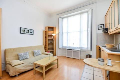 Studio to rent, Belgrave Road, Pimlico, London, SW1V