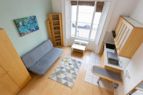 Studio to rent, Belgrave Road, Pimlico, London, SW1V