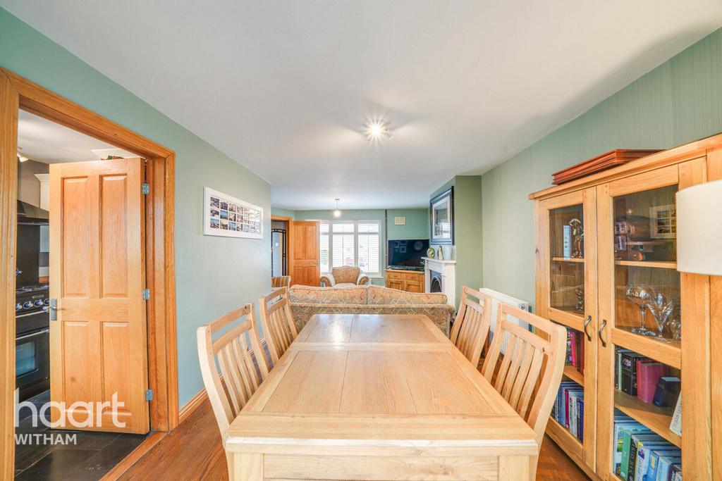 Pelly Avenue, Witham 2 bed terraced house £300,000