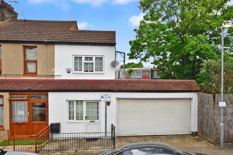 1 bedroom end of terrace house for sale, Surrey Road, Barking, Essex