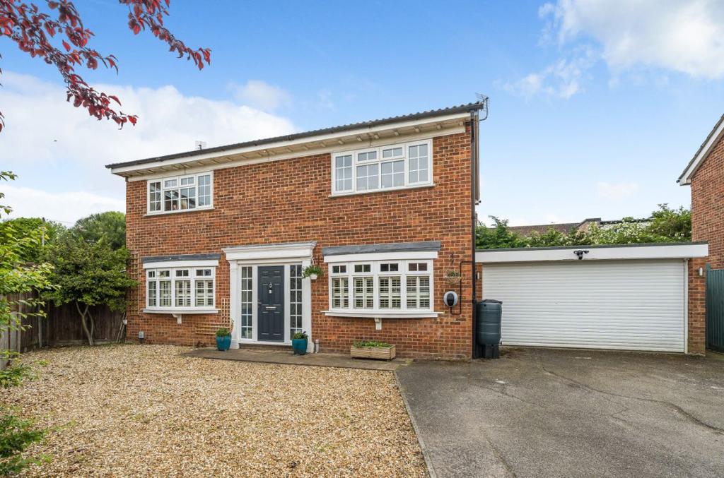 Lime Close, Bromham, Bedford 4 bed detached house for sale £450,000