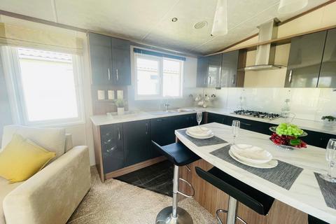 2 bedroom lodge for sale, Southminster, Essex, CM0