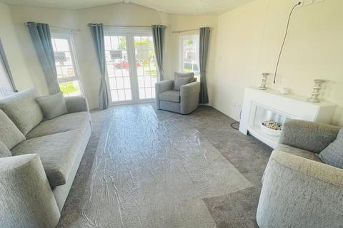 2 bedroom lodge for sale, Southminster, Essex, CM0