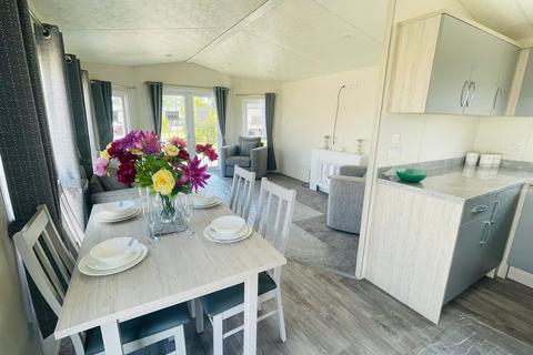 2 bedroom lodge for sale, Southminster, Essex, CM0