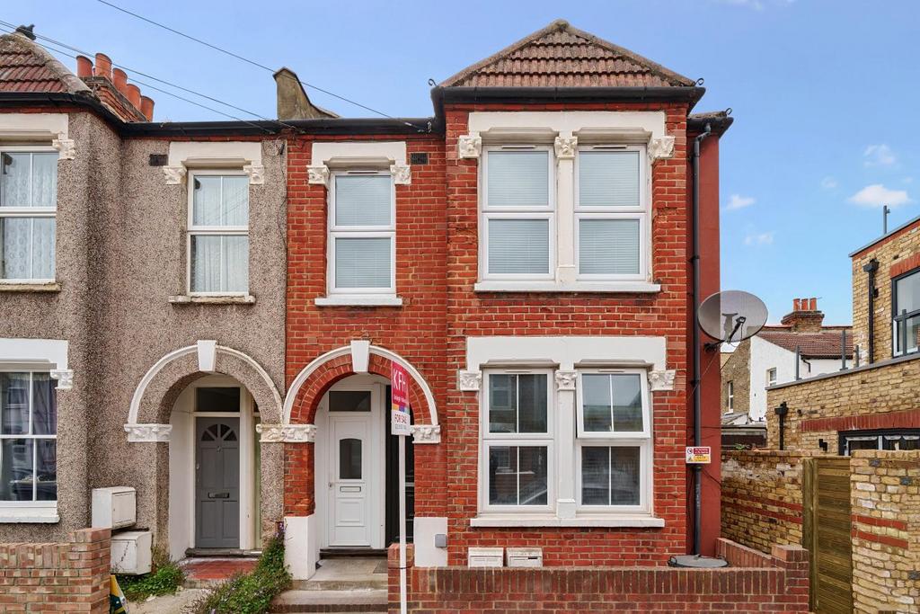 Fairlight Road, Tooting 2 bed flat for sale £475,000