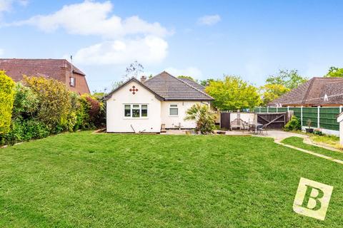 3 bedroom detached bungalow for sale, Christchurch Avenue, Wickford, Essex, SS12