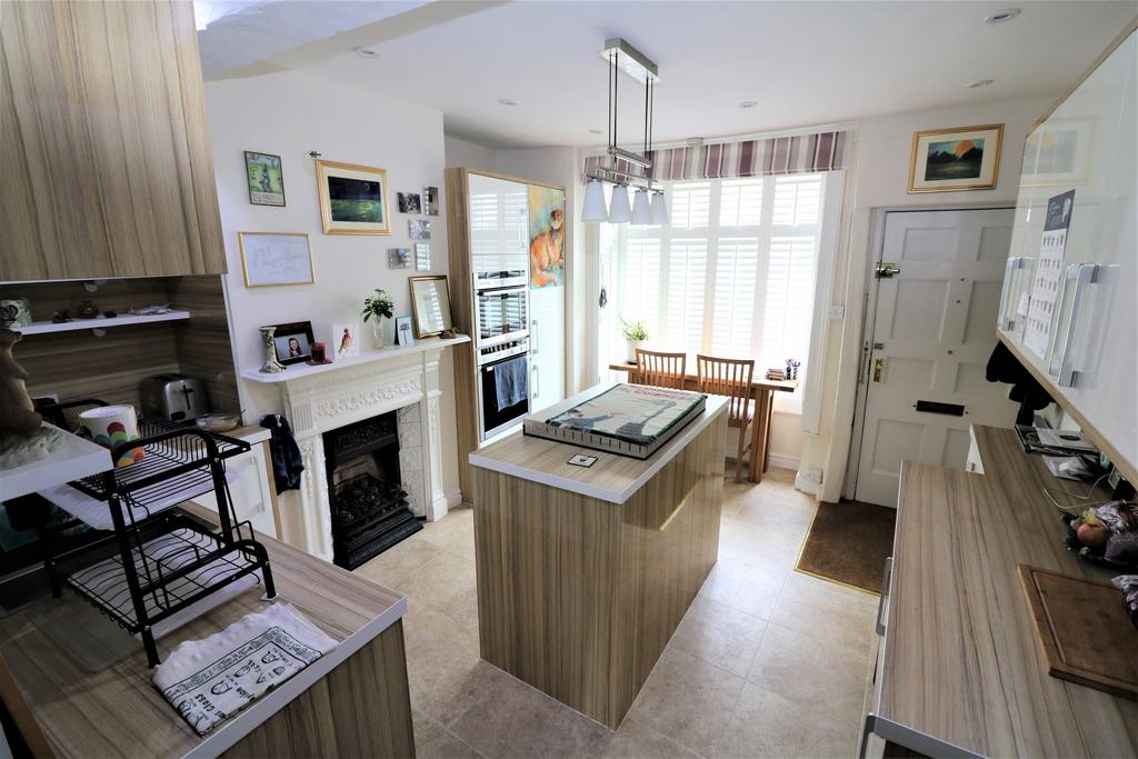 Kitchen.JPG