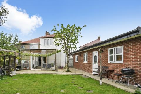 13 Wyatt Close, Hayes, UB4 0BT