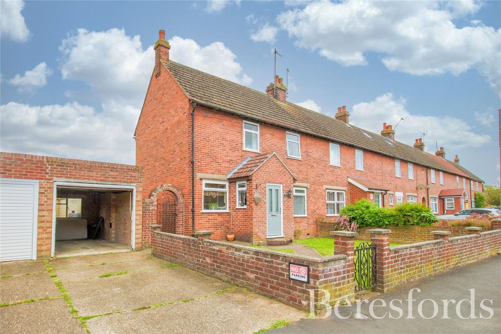 Defoe Crescent Colchester Co4 3 Bed Terraced House For Sale £300 000