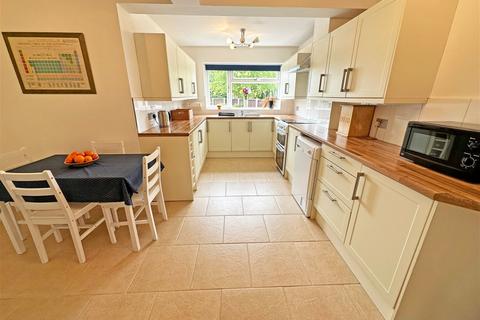 4 Barkers Lane, Wythall, Birmingham, B47 6BU