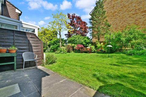 2 bedroom terraced house for sale - Peregrine Gardens, Shirley, Croydon, Surrey