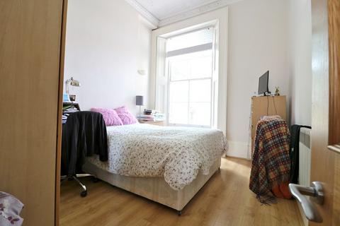 2 bedroom flat to rent, Kensington Gardens Square,  Bayswater, W2