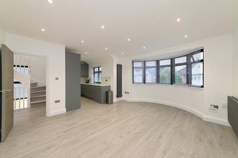 3 bedroom flat to rent, HERVEY CLOSE, FINCHLEY, N3