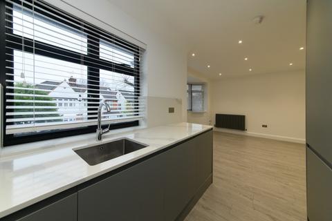 3 bedroom flat to rent, HERVEY CLOSE, FINCHLEY, N3