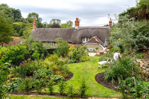 Haddon Cottage, 38 Milton, East Knoyle, Salisbury, SP3 6BJ