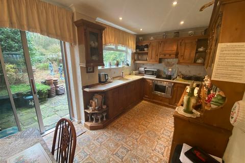 47 Chetwyn Avenue, Royton, Oldham, OL2 5UJ
