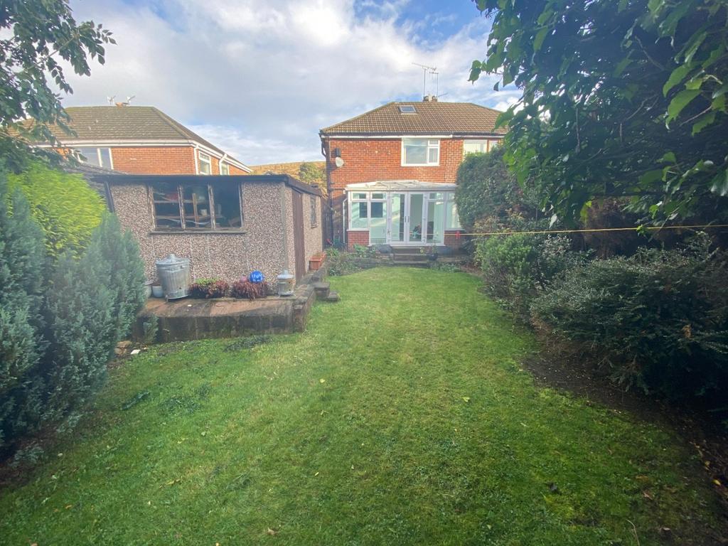 Buckstones Road, Shaw, Oldham 3 bed semidetached house for sale £274,000