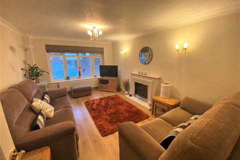 11 Borrowdale Close, Royton, Oldham, OL2 6TN