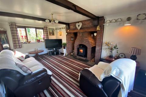 Thornbury House Thorp, Royton, Oldham, OL2 5TH