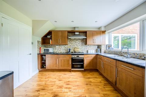 16 Fernhill Road, Solihull, B92 7RT