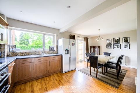 16 Fernhill Road, Solihull, B92 7RT