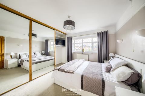 16 Fernhill Road, Solihull, B92 7RT