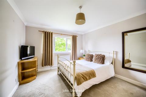 16 Fernhill Road, Solihull, B92 7RT
