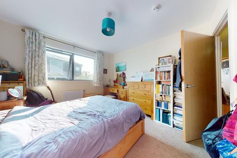2 bedroom flat for sale - Styles House, 5 Cairns Avenue, London, SW16