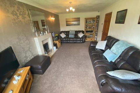 19 Arley Drive, Shaw, Oldham, OL2 8DY