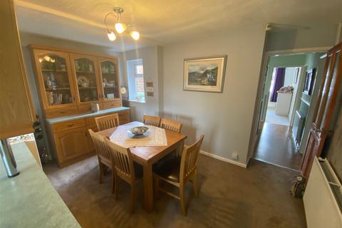 19 Arley Drive, Shaw, Oldham, OL2 8DY