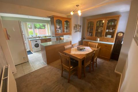 19 Arley Drive, Shaw, Oldham, OL2 8DY