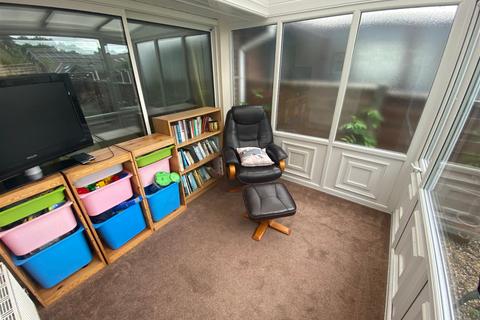 19 Arley Drive, Shaw, Oldham, OL2 8DY