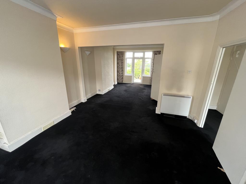 Evanston Avenue, Highams Park, E4 3 bed terraced house for sale £525,000
