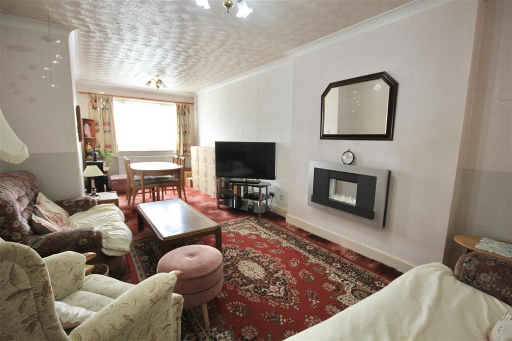Cynthia Road, Parkstone, Poole 3 bed detached house £375,000