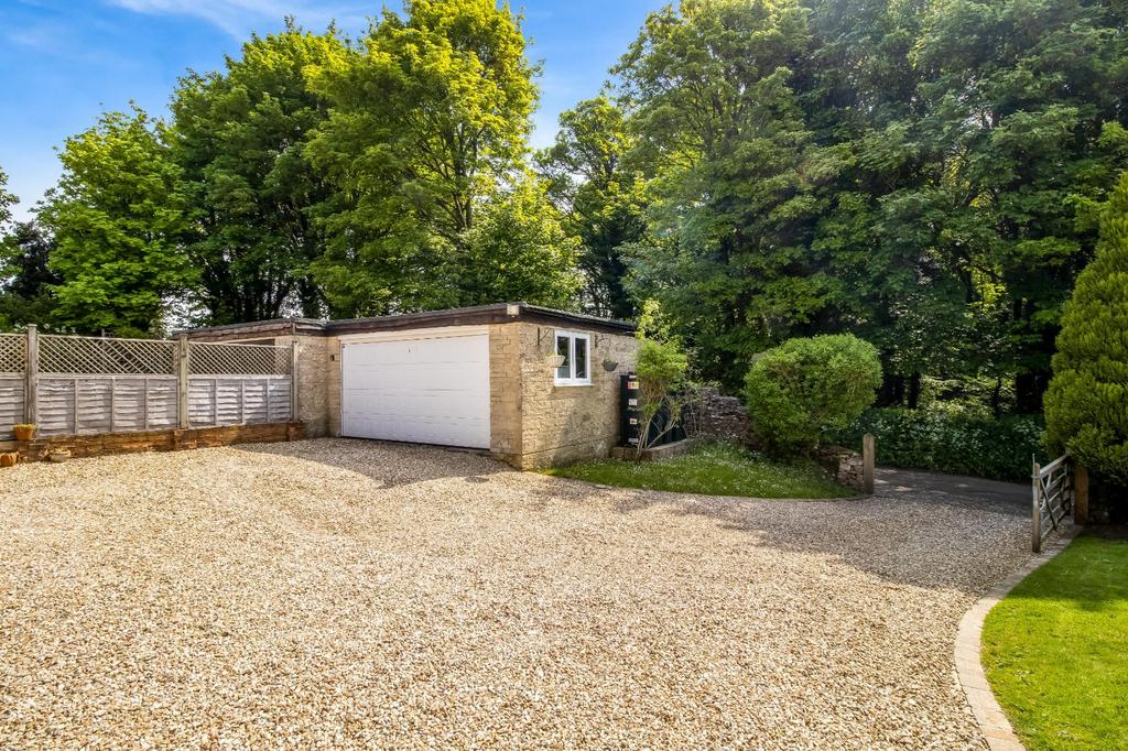 Kingscote, Tetbury, Gloucestershire, GL8 4 Bed Detached House For Sale ...