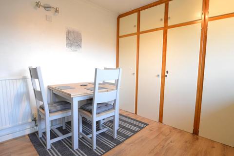 2 bedroom maisonette to rent, Charmouth Court, St Albans, AL1