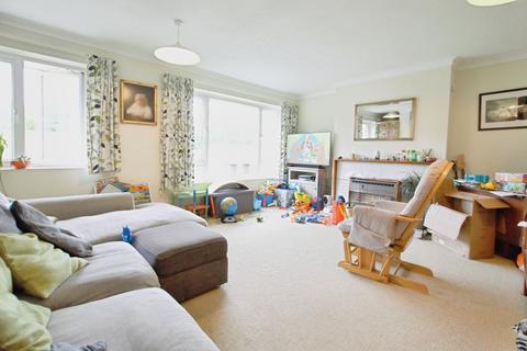 2 bedroom maisonette to rent, Charmouth Court, St Albans, AL1