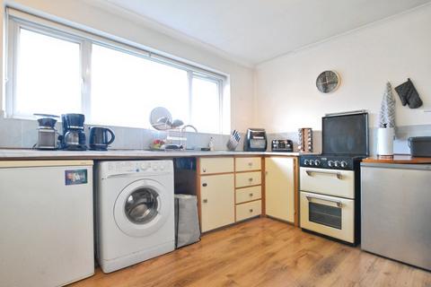 2 bedroom maisonette to rent, Charmouth Court, St Albans, AL1