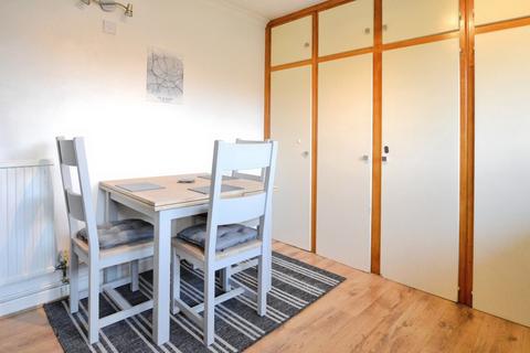 2 bedroom maisonette to rent, Charmouth Court, St Albans, AL1