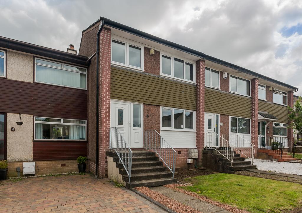 15 MacKenzie Drive, Kilbarchan, PA10 2BA 3 bed terraced house £1,100 pcm (£254 pw)