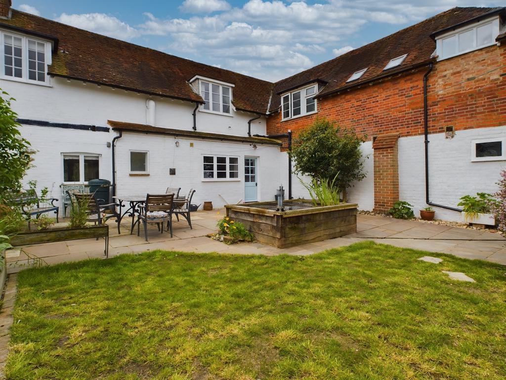 Mill Lane, Calcot, Reading, RG31 3 bed cottage for sale £450,000