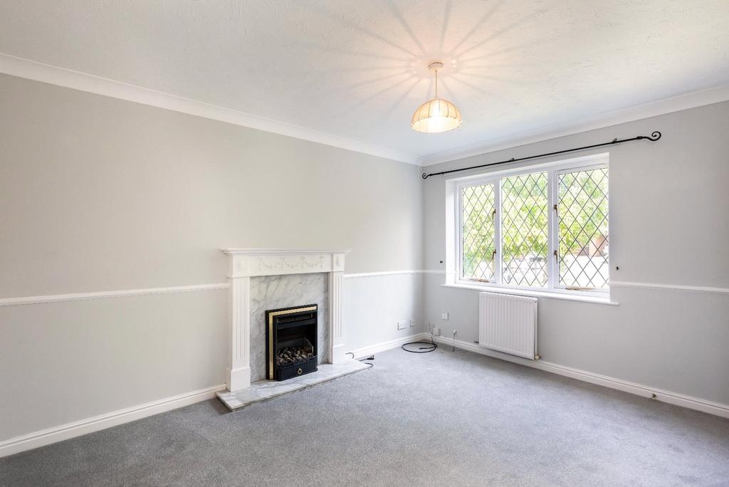 St. Barnabas Close, Leeman Road... 3 bed terraced house £1,150 pcm (£265 pw)