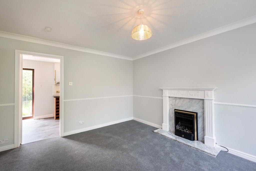 St. Barnabas Close, Leeman Road... 3 bed terraced house £1,150 pcm (£265 pw)