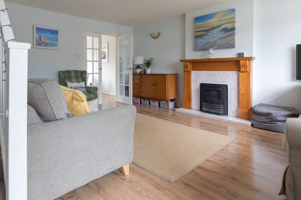 Invergarry Quadrant, Deaconsbank 3 bed house £219,000
